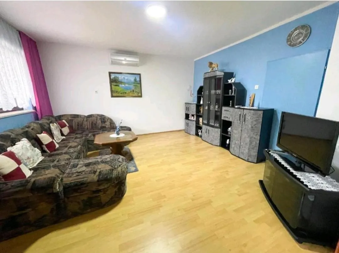 Apartments Kalanj Jadranovo