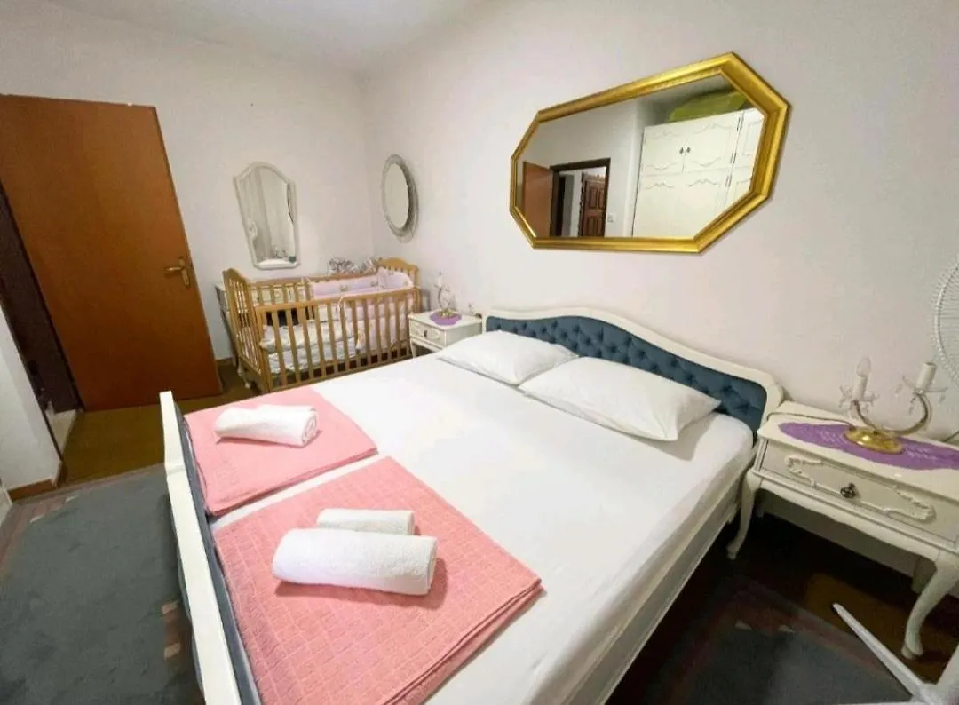Apartments Kalanj Jadranovo